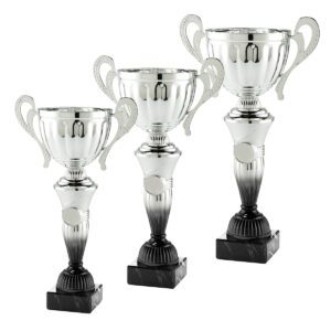 Zestaw eleganckich pucharów sportowych w promocyjnej cenie od Nagrodzony.pl, idealnych na turnieje i wydarzenia.