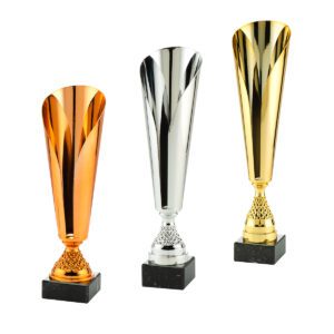 Zestaw eleganckich pucharów sportowych w promocyjnej cenie od Nagrodzony.pl, idealnych na turnieje i wydarzenia.