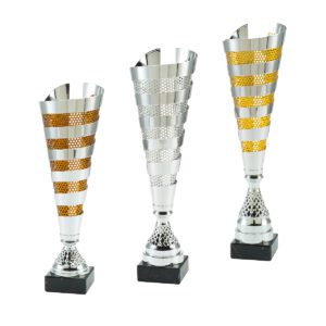 Zestaw eleganckich pucharów sportowych w promocyjnej cenie od Nagrodzony.pl, idealnych na turnieje i wydarzenia.