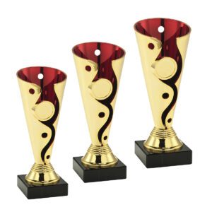 Zestaw eleganckich pucharów sportowych w promocyjnej cenie od Nagrodzony.pl, idealnych na turnieje i wydarzenia.